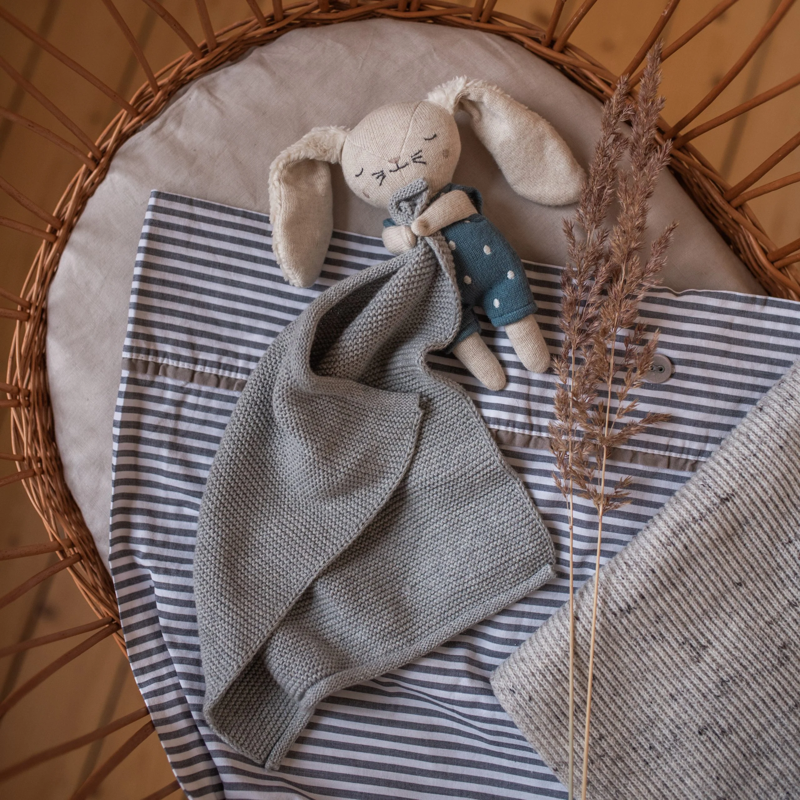 Ava & Yves Kuscheltuch Hase | Blau / Grau - Image 2