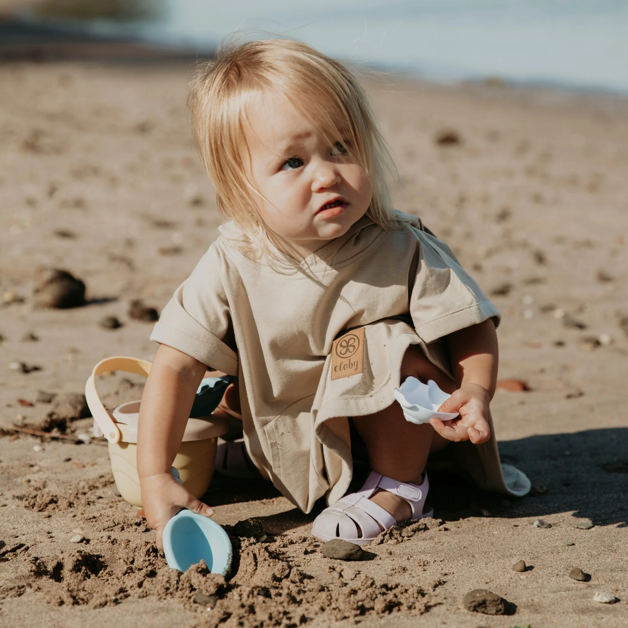 Cloby Poncho | Sandy Beach - Image 5