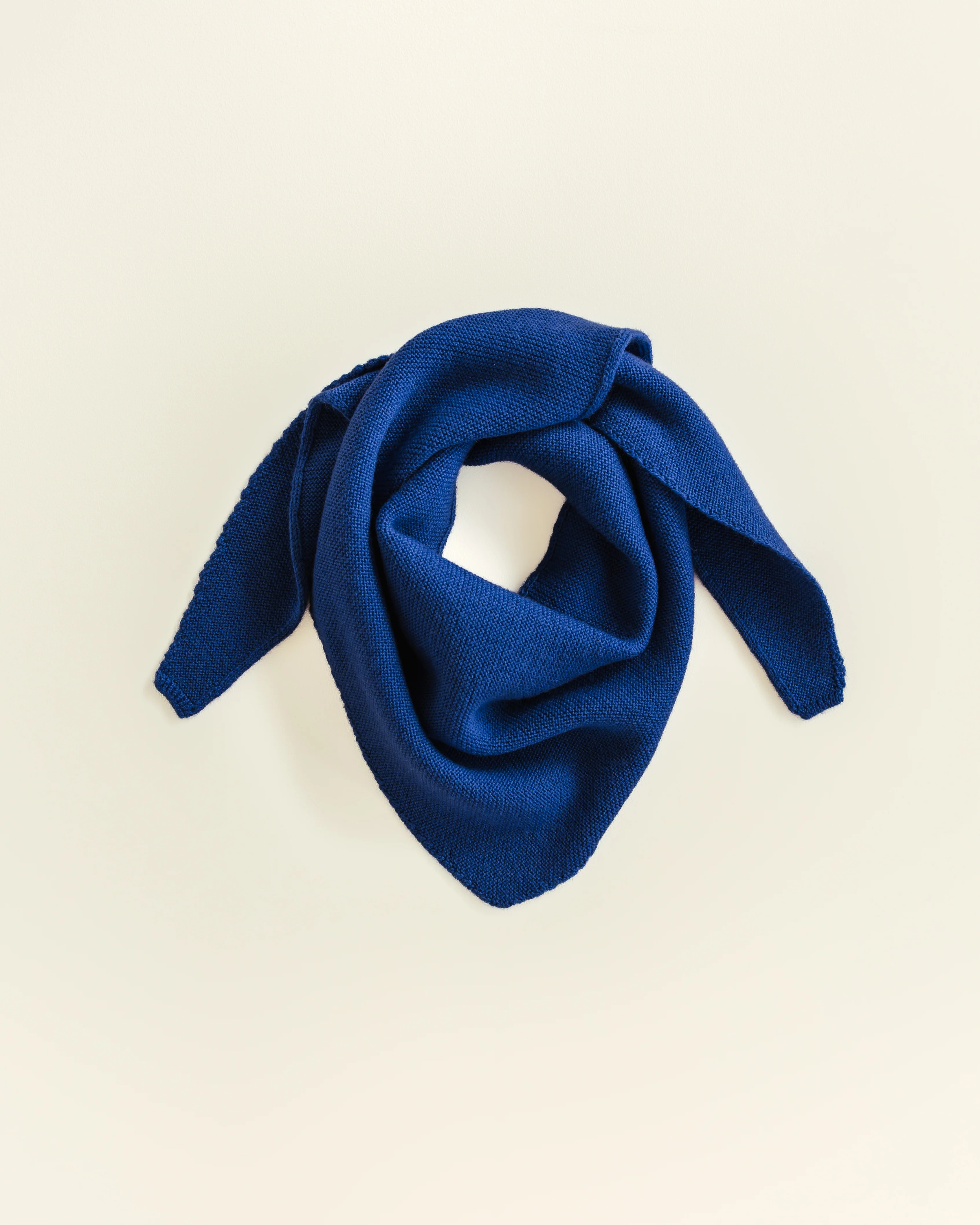 Hvid Dreieckstuch "Josephina" Cobalt Blue