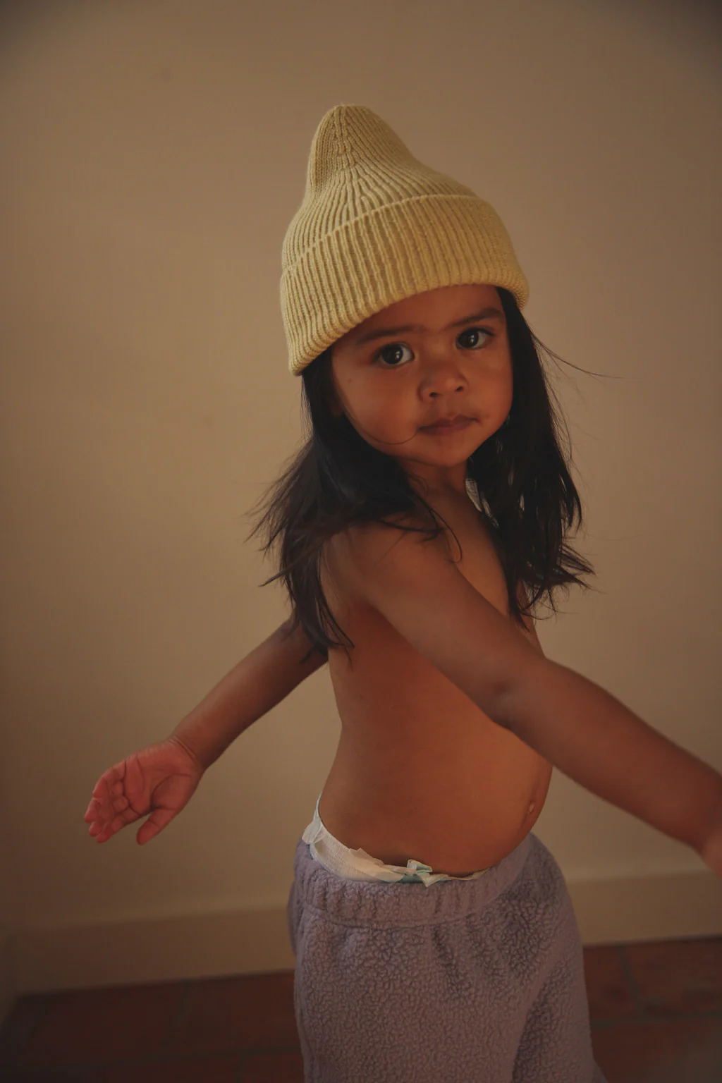 Hvid Kids Beanie "Fonzie" Light Yellow - Image 9
