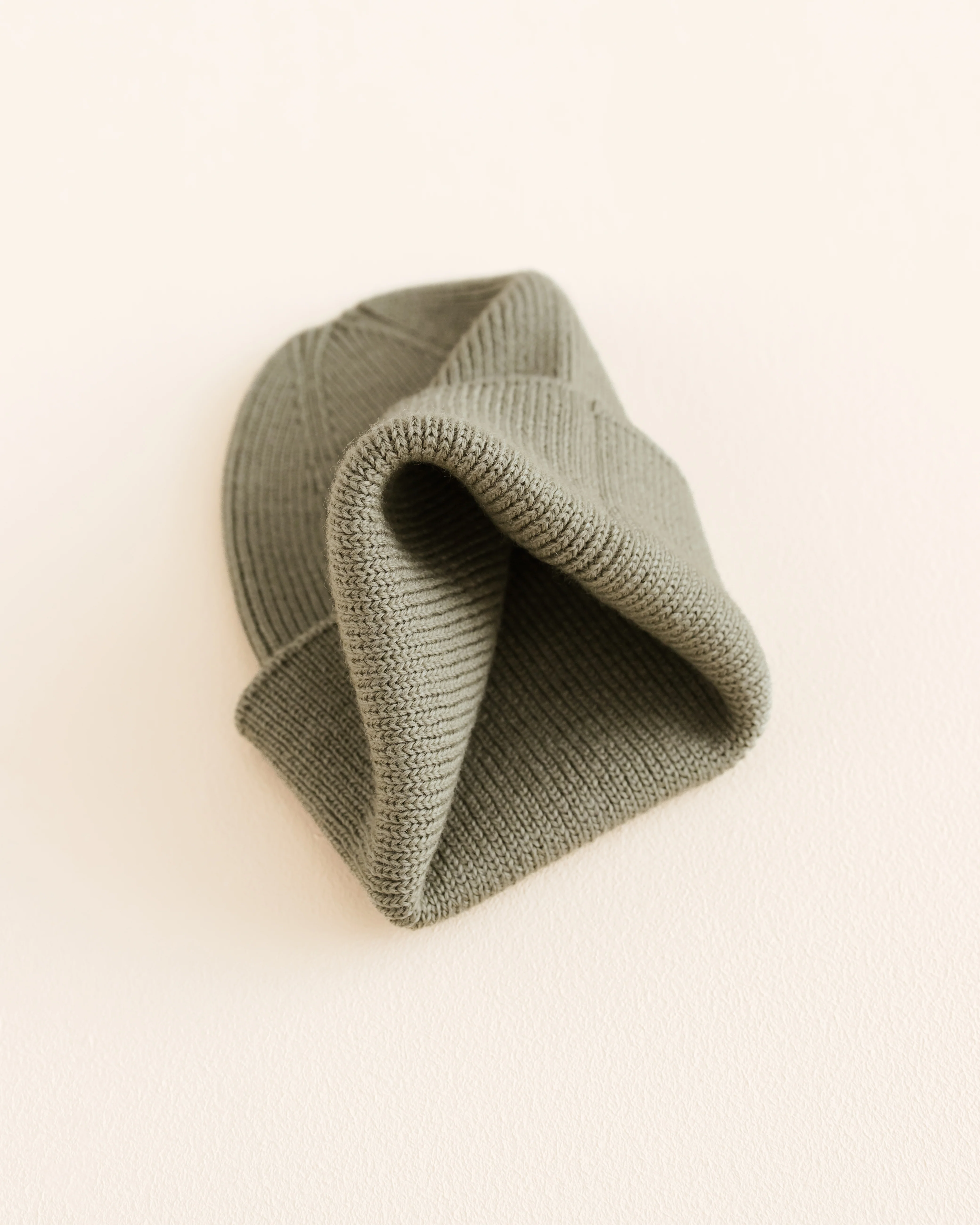 Hvid Newborn Beanie "Fonzie" Artichoke - Image 3