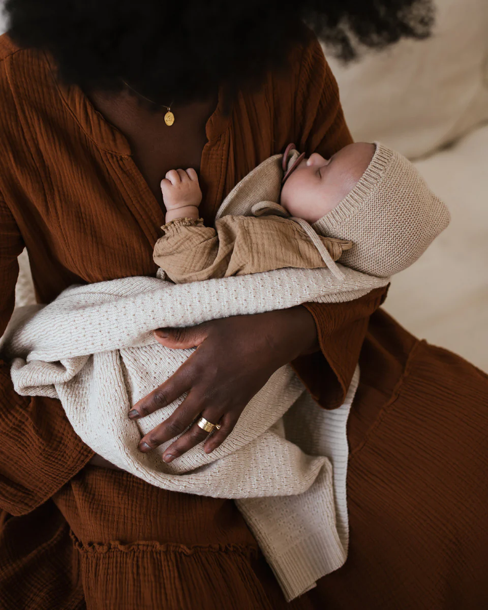 Hvid Baby Strickmütze "Dolly" Sand - Image 4