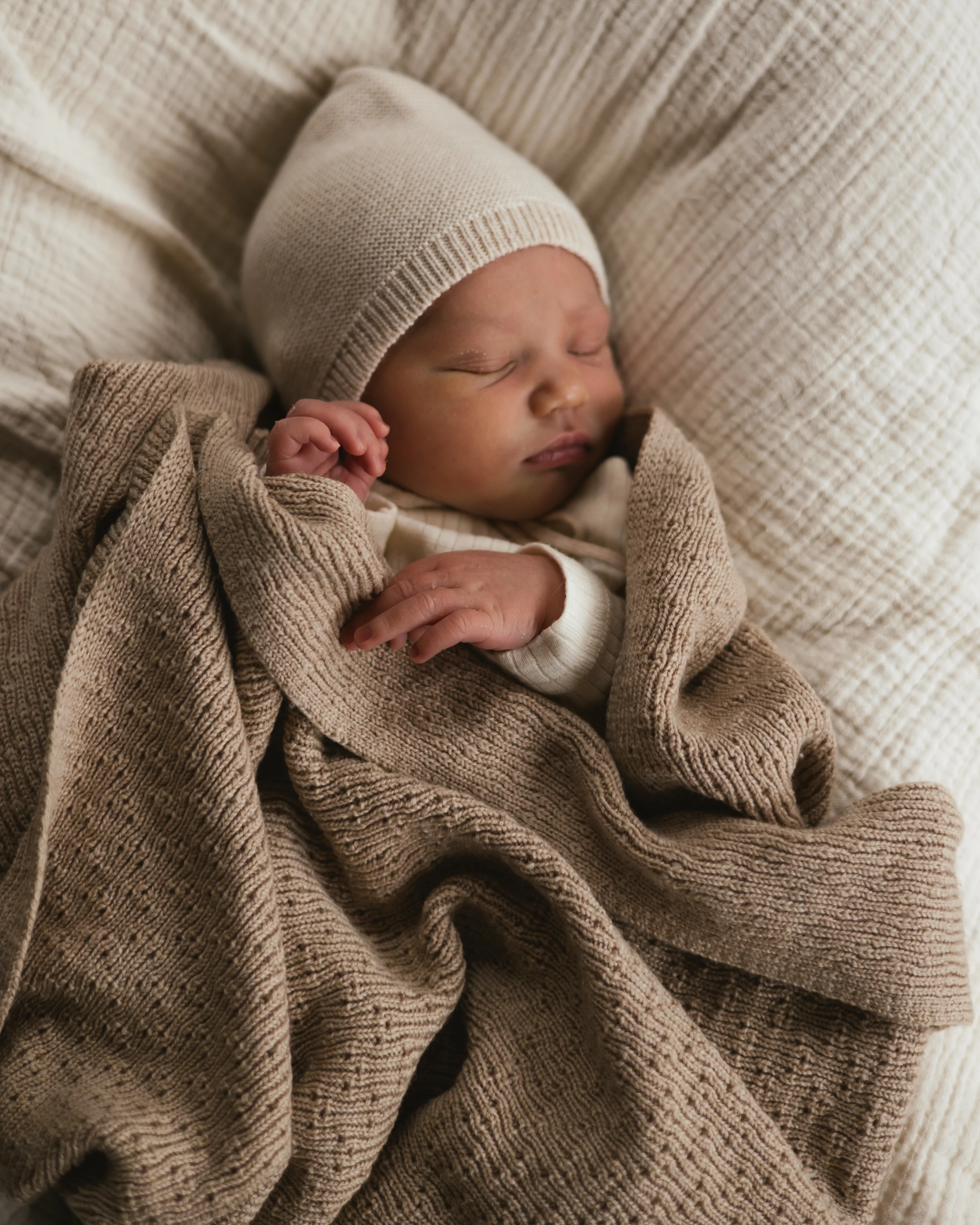 Hvid Newborn Strickmütze Apricot - Image 2