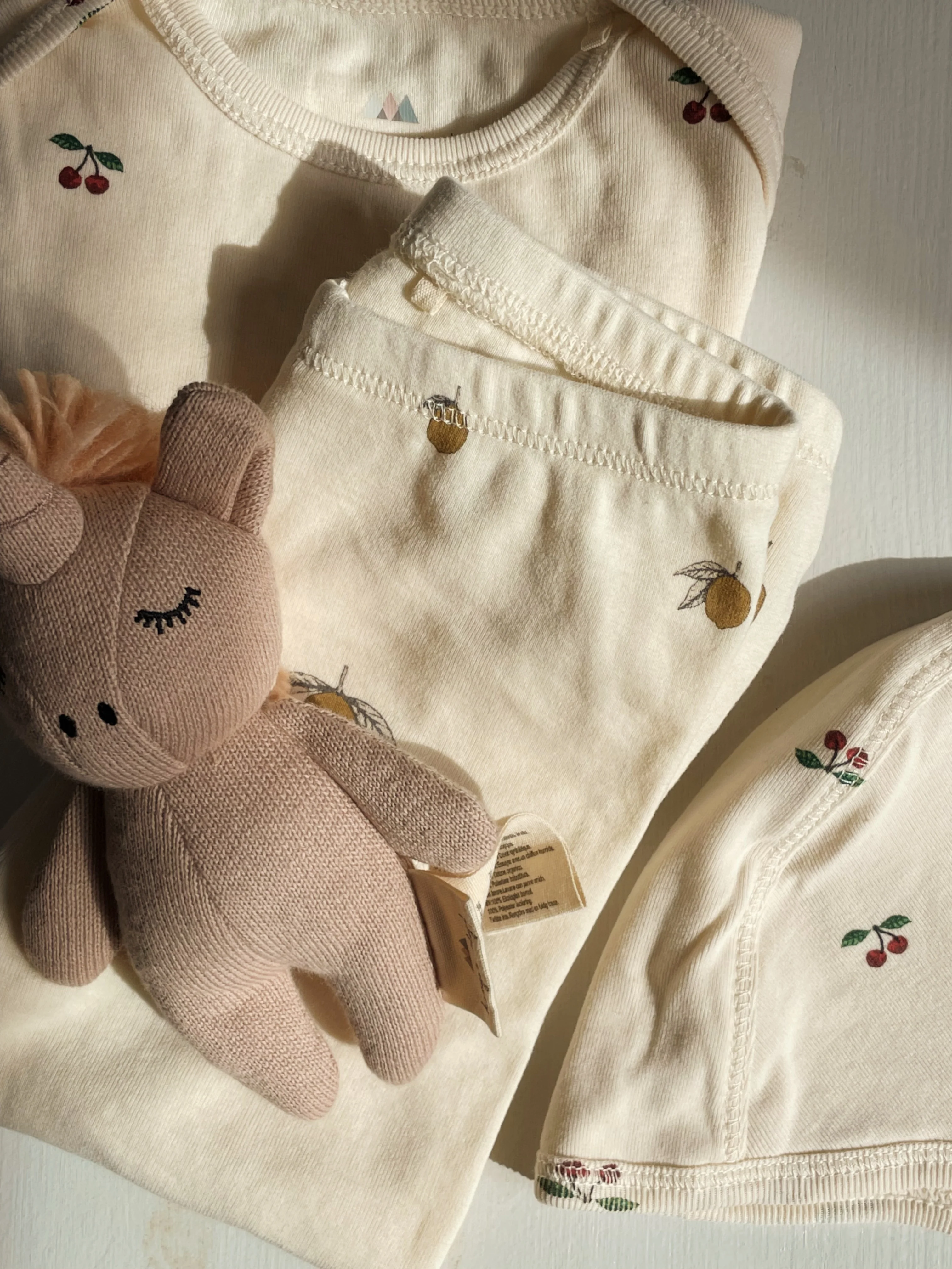 Konges Sløjd Babyrassel Mini Unicorn | Rose Fawn - Image 6