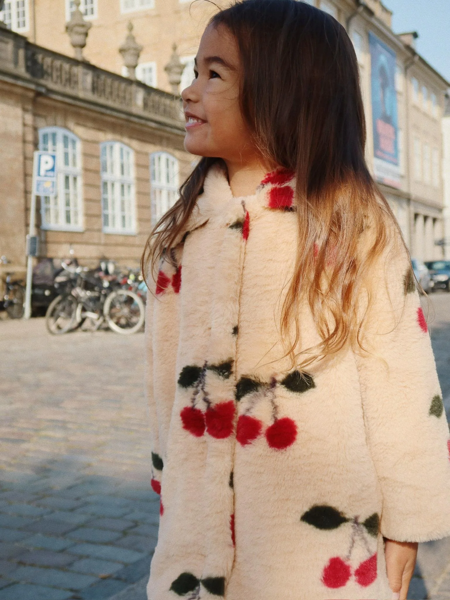 Konges Sløjd Fleece Mantel "Fuzzie" Ma Grande Cerise - Image 3