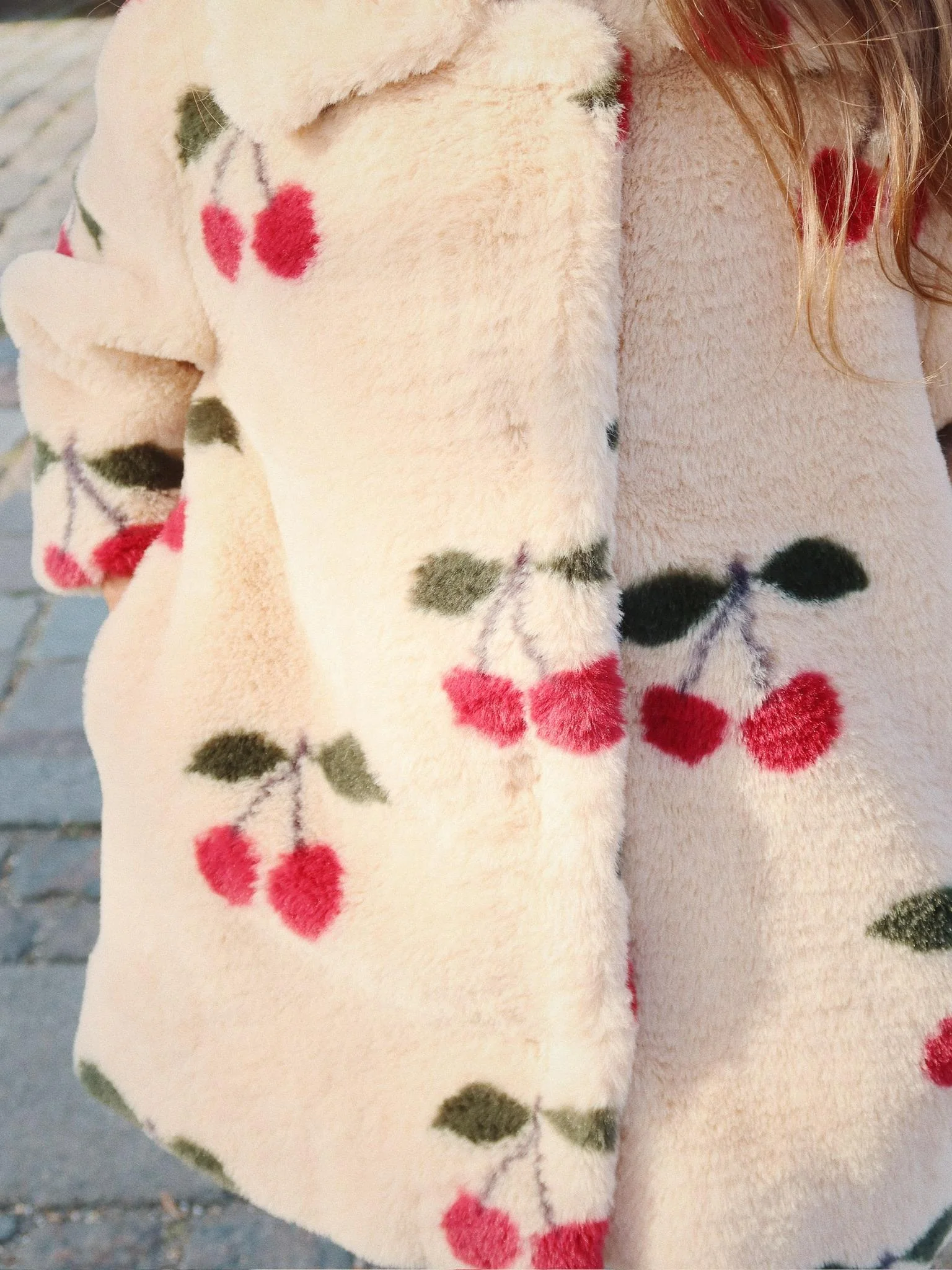 Konges Sløjd Fleece Mantel "Fuzzie" Ma Grande Cerise - Image 5
