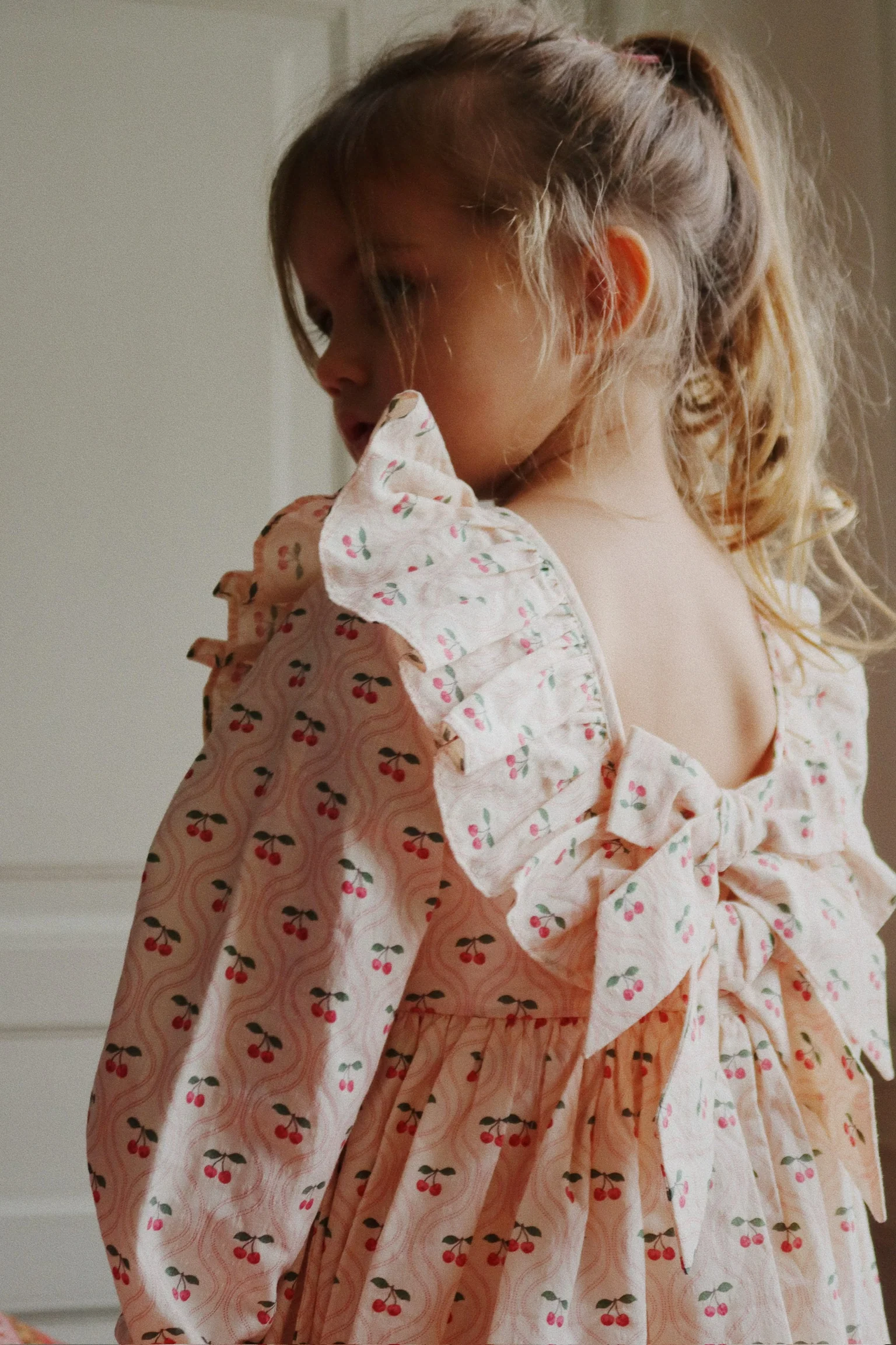 Konges Sløjd Kleid "Cianna" Bow Cherry Pink Motiv - Image 2