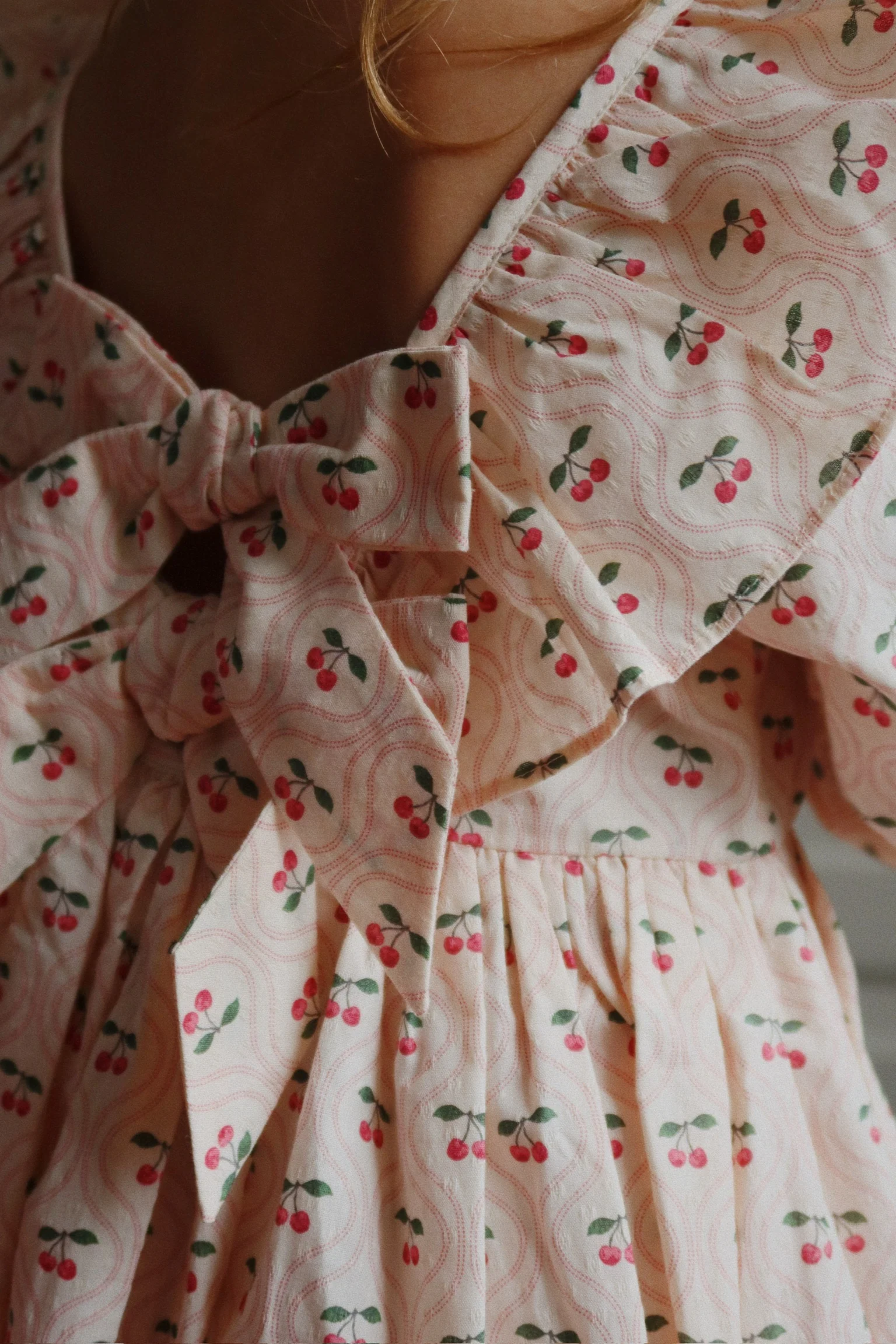 Konges Sløjd Kleid "Cianna" Bow Cherry Pink Motiv - Image 4