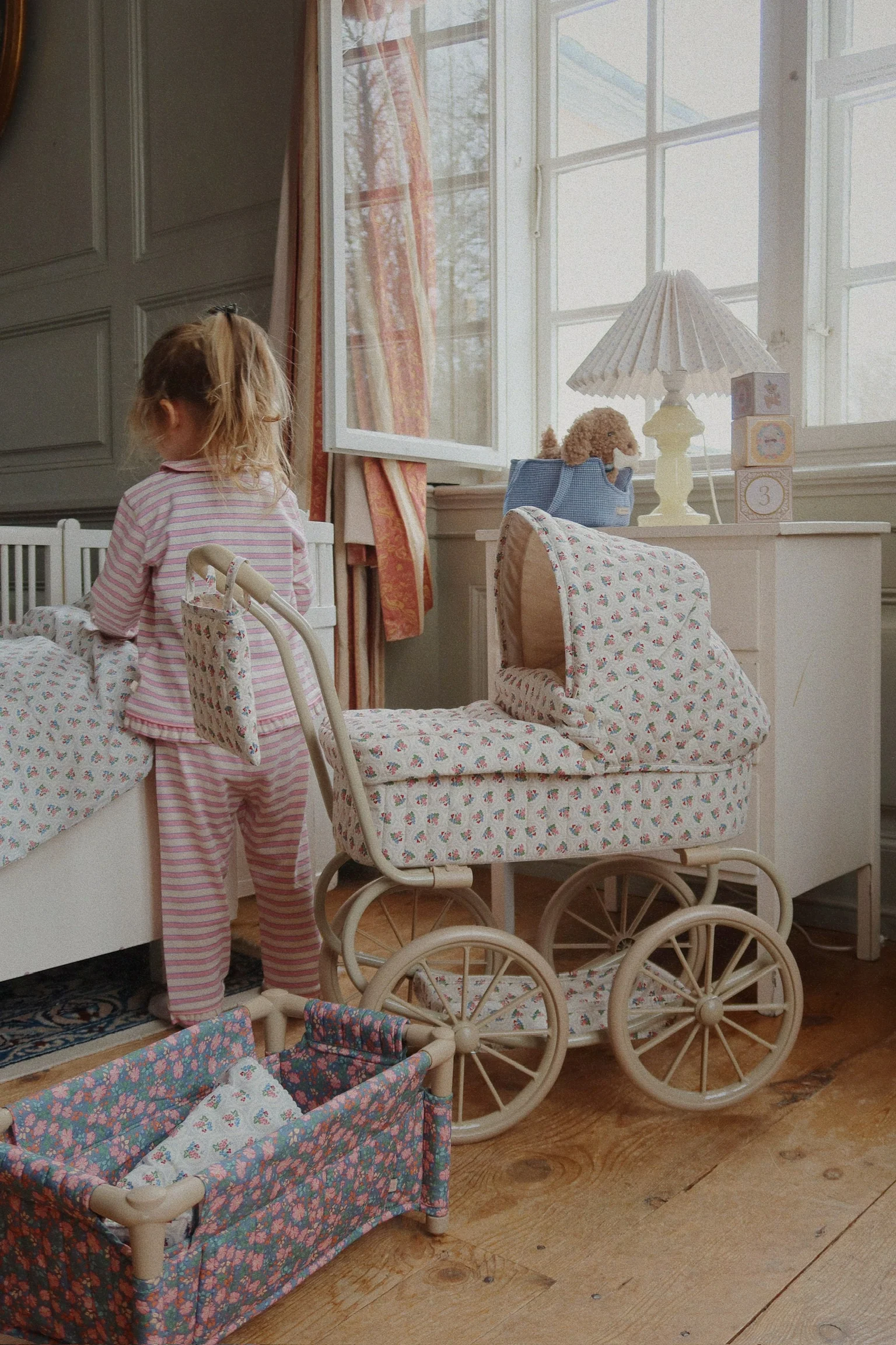 Konges Sløjd Puppenwagen "Mini Doll Pram Verona Blues" - Image 11