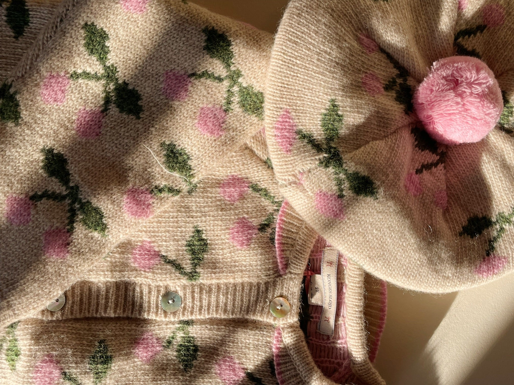 Konges Sløjd Strickjacke aus Merinowolle "Belou" Cherry - Image 3