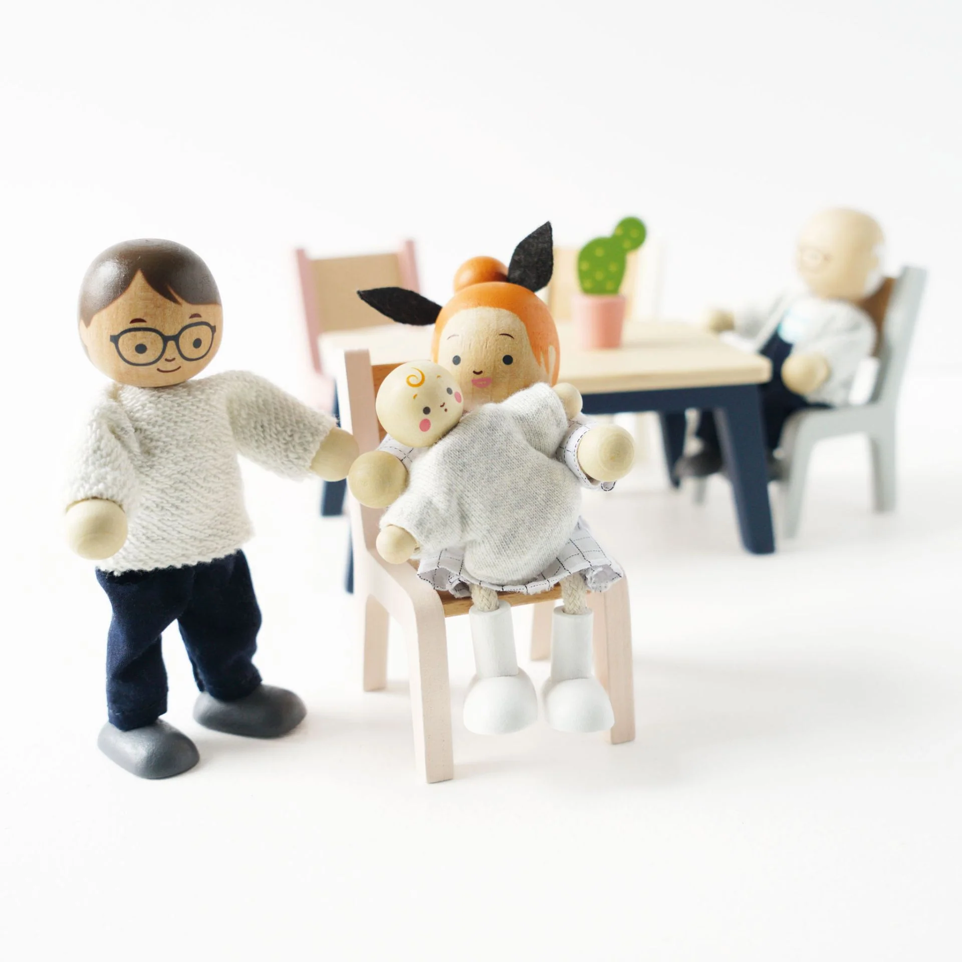 Le Toy Van Puppenfamilie | My Family - Image 3