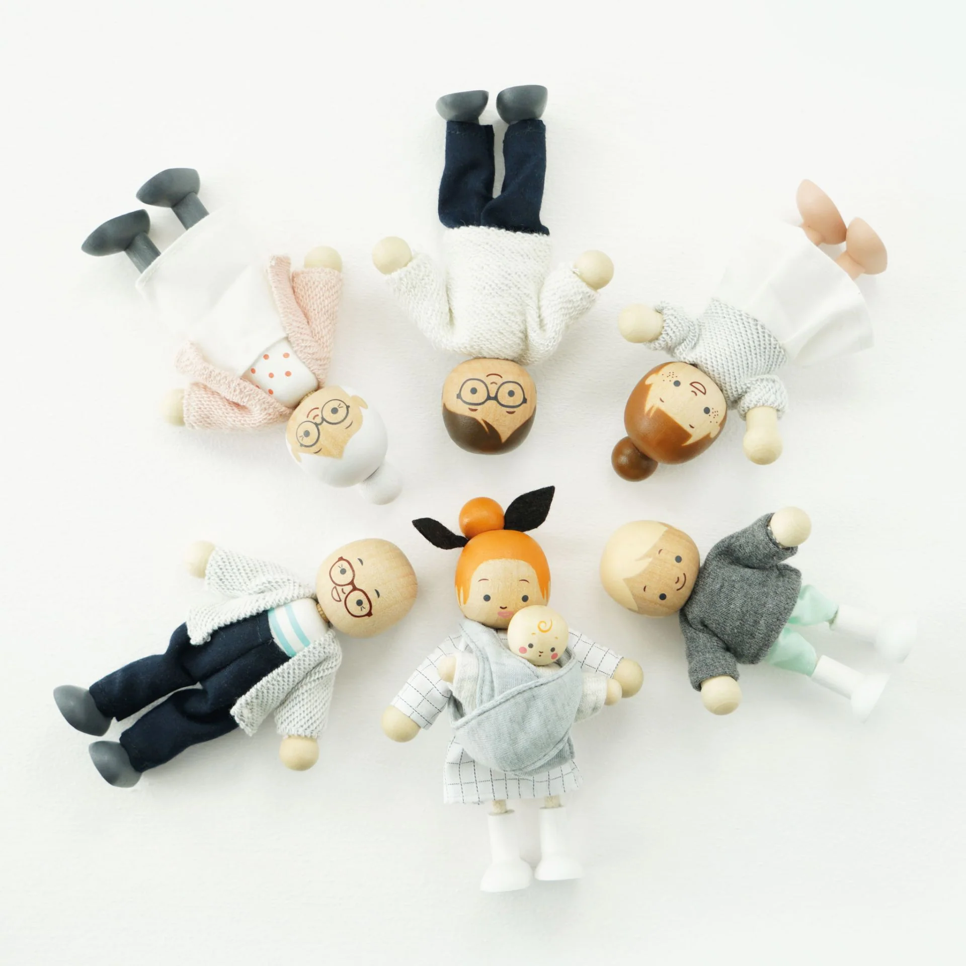 Le Toy Van Puppenfamilie | My Family - Image 4