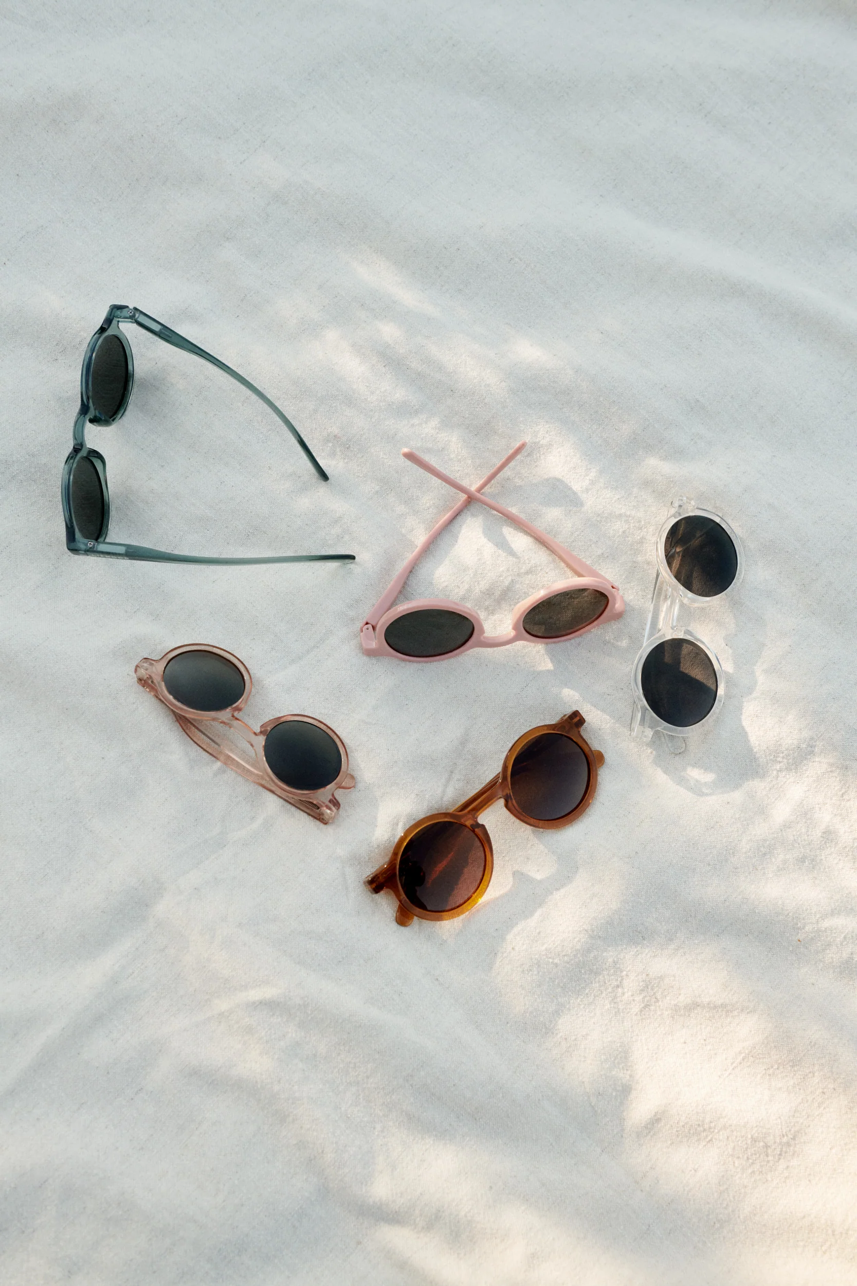 Liewood Sonnenbrille "Darla Sunglasses" | Whale Blue Transparent - Image 3