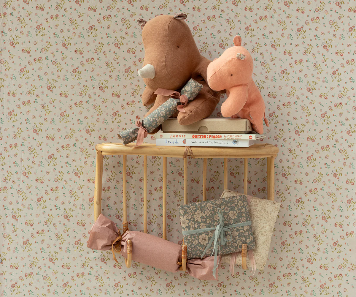 Maileg Safarifreunde Rhino Medium | Chocolate - Image 2