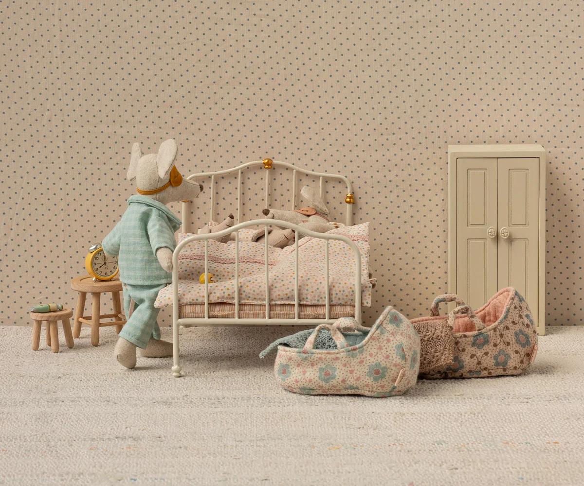 Maileg Vintage-Bett Maus | Off White - Image 2
