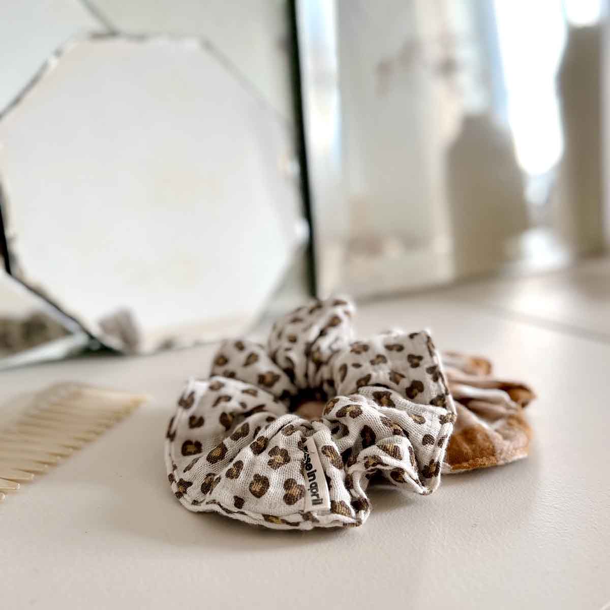 Rose in April Scrunchie "Chouchou" Leo Beige - Image 3
