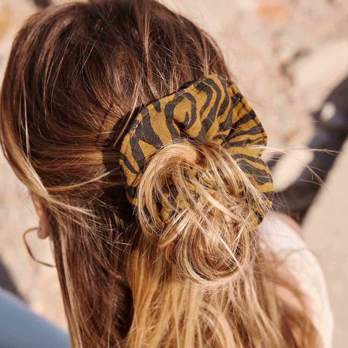 Rose in April Scrunchie "Zebra Tapenade“ - Image 2