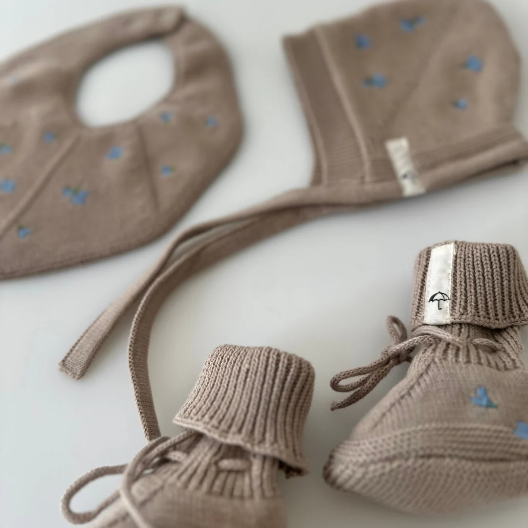 Saga Copenhagen Baby Strickschuhe - Bio-Baumwolle | Khaki - Image 2