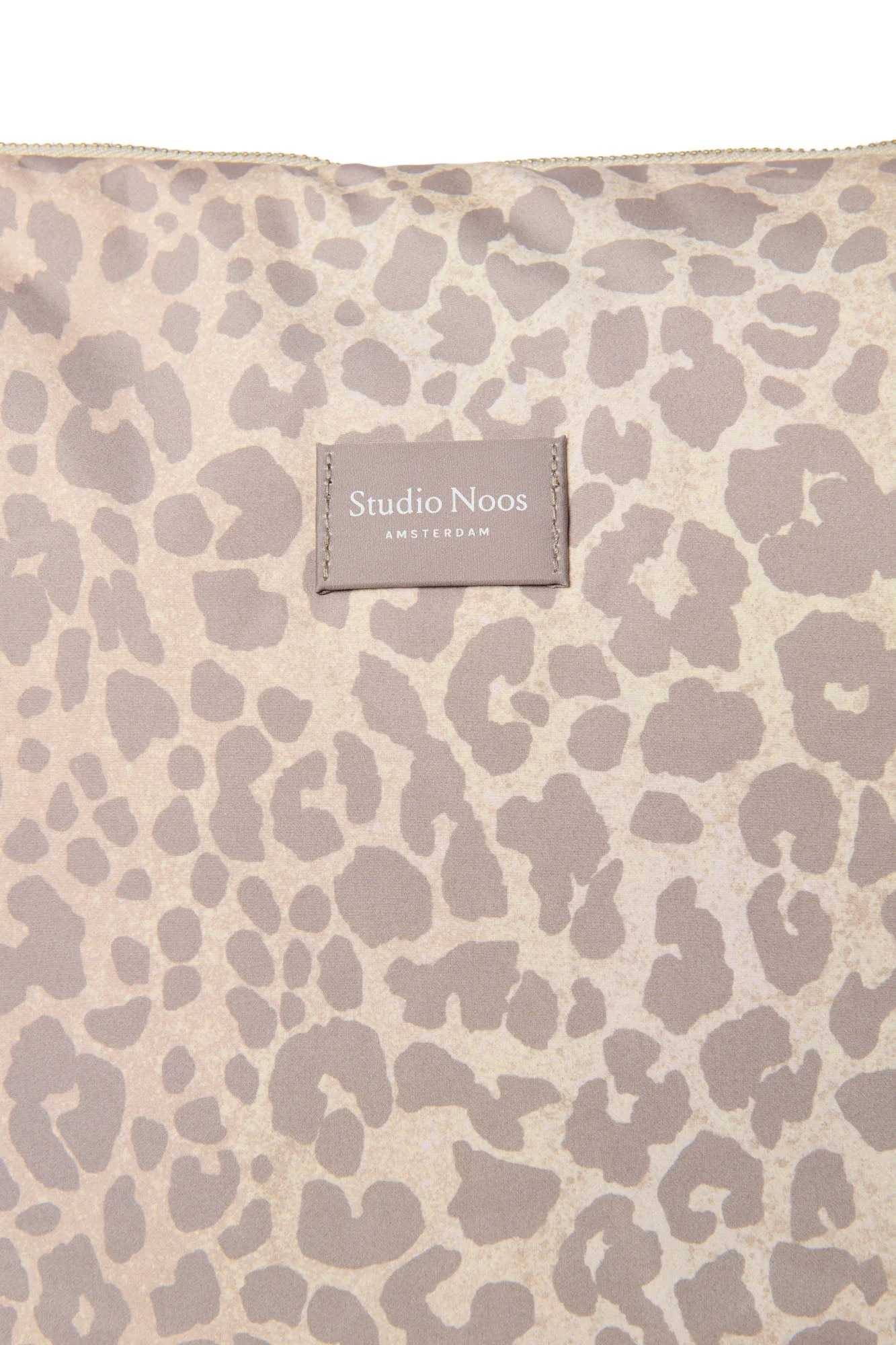 Studio Noos Puffy Wickeltasche | Beige Leopard - Image 5